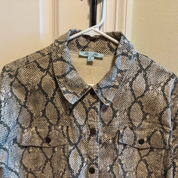 She + Sky Snakeskin Print Raw Hem Jacket Raw Hem Sz L - Picture 4 of 11